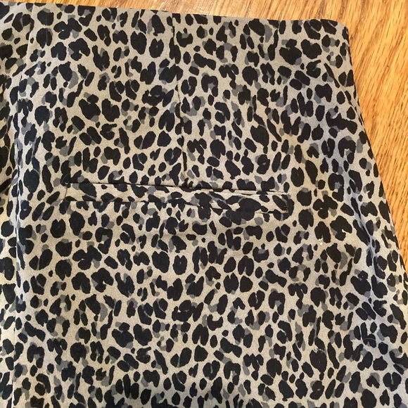 Leopard print A New Day cigarette pants Women’s sz 4 ankle pants - Picture 2 of 4